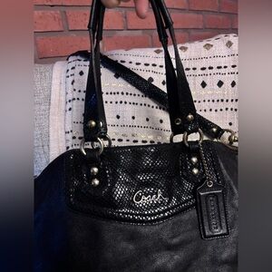 Coach Vintage Black Leather Shoulder Bag🥰